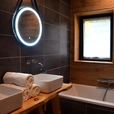 Σαλέ Chalet Neuf, Jacuzzi, Piscine Privee Mai-Sept, Petanque, Proche Paradiski *